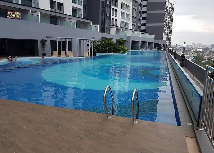 Symphony Tower Premium 3Br 100Mbps Wi-Fi & Netflix
