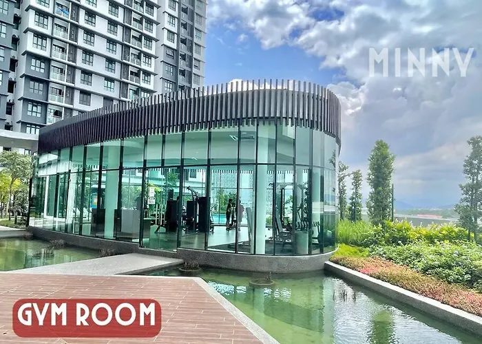 Parkland Batu 11 Near Mrt 5-6Pax Free Parking
